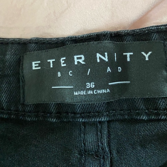 Men’s Jeans - Picture 2 of 3